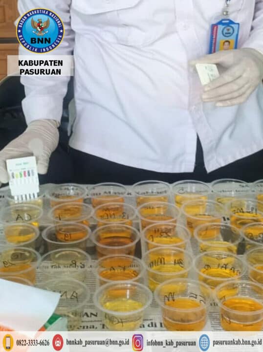 Screening (Tes Urine) di lingkungan Pendidikan MTsN 5 Pasuruan