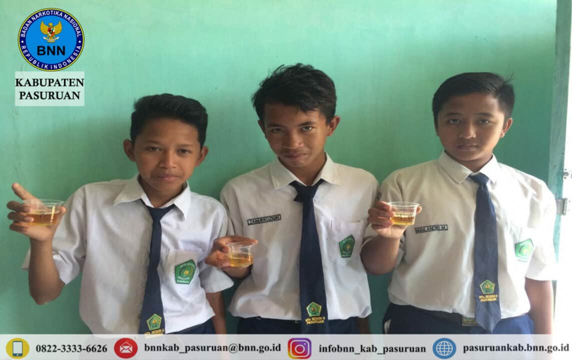 Screening (Tes Urine) di lingkungan Pendidikan MTsN 5 Pasuruan