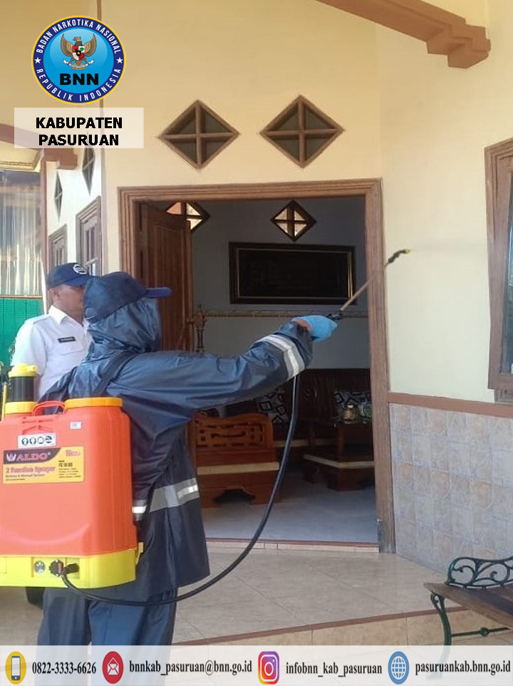 Cegah Covid - 19 BNN Kabupaten Pasuruan Semprot Area Kantor dan Rumah Anggota Menggunakan Desinfektan