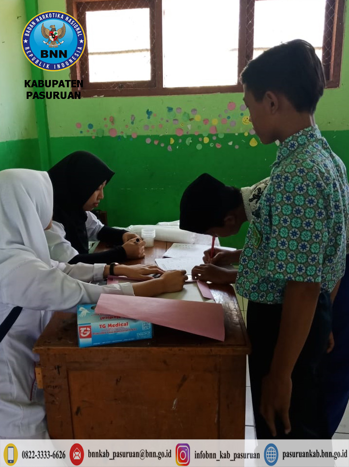 Screening (Tes Urine) di Lingkungan Pendidikan MTsN 2 Pandaan Screening (Tes Urine) di Lingkungan Pendidikan MTsN 2 Pandaan