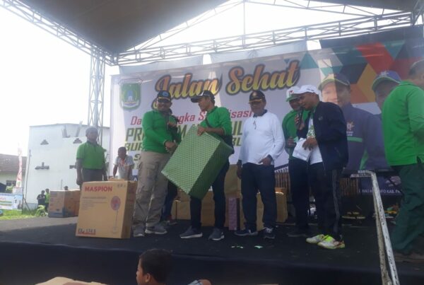 Mlaku karo Wak Mukidin bareng lawan Narkoba Mlaku karo Wak Mukidin bareng lawan Narkoba