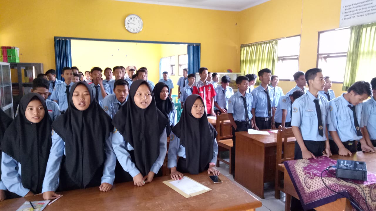 Diseminasi Informasi Melalui Talkshow di SMK Negeri 1 Winongan Kabupaten Pasuruan Diseminasi Informasi Melalui Talkshow di SMK Negeri 1 Winongan Kabupaten Pasuruan