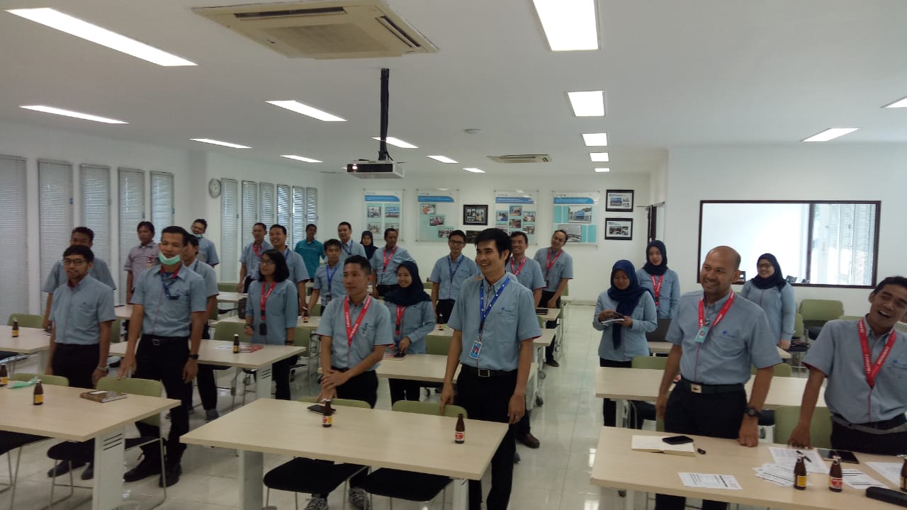Diseminasi Informasi Melalui Talkshow di PT. Amerta Indah Otsuka Kabupaten Pasuruan Diseminasi Informasi Melalui Talkshow di PT. Amerta Indah Otsuka Kabupaten Pasuruan