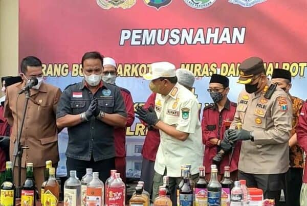 Ribuan Gram Barang Bukti Narkotika, Knalpot Brong dan Botol Minuman Keras dimusnahkan di Polres Pasuruan