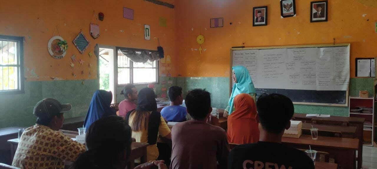 Ketahanan Keluarga bersama 10 Keluarga Desa Jatiarjo yang terdiri dari 1 anak dan 1 orangtua Ketahanan Keluarga bersama 10 Keluarga Desa Jatiarjo yang terdiri dari 1 anak dan 1 orangtua