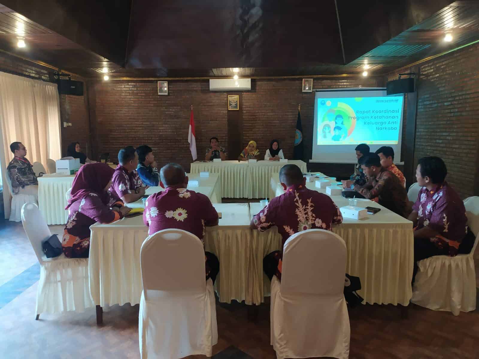 Rapat Kordinasi dalam Rangka Pelaksanaan Advokasi Program Ketahanan Keluarga Anti Narkoba Berbasis Sumberdaya Pembangunan Desa Rapat Kordinasi dalam Rangka Pelaksanaan Advokasi Program Ketahanan Keluarga Anti Narkoba Berbasis Sumberdaya Pembangunan Desa