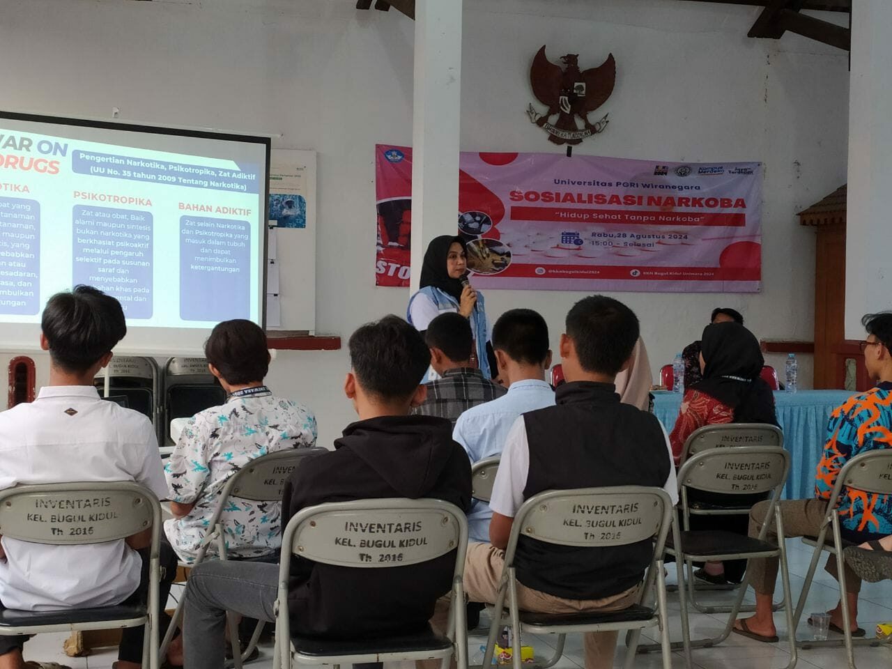 Sosialisasi Bahaya Narkoba dengan tema "hidup sehat tanpa narkoba" Sosialisasi Bahaya Narkoba dengan tema “hidup sehat tanpa narkoba”