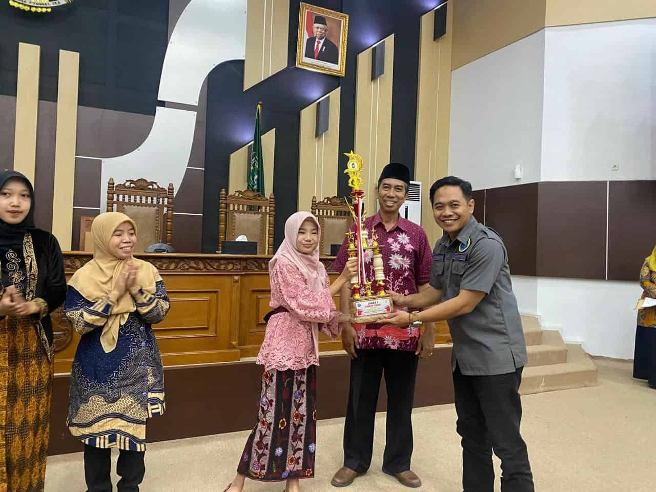 Informasi dan Edukasi melalui Insert Konten pada Kegiatan Lomba Stand Up Comedy dan Film Pendek DPC Granat Kabupaten Pasuruan Informasi dan Edukasi melalui Insert Konten pada Kegiatan Lomba Stand Up Comedy dan Film Pendek DPC Granat Kabupaten Pasuruan