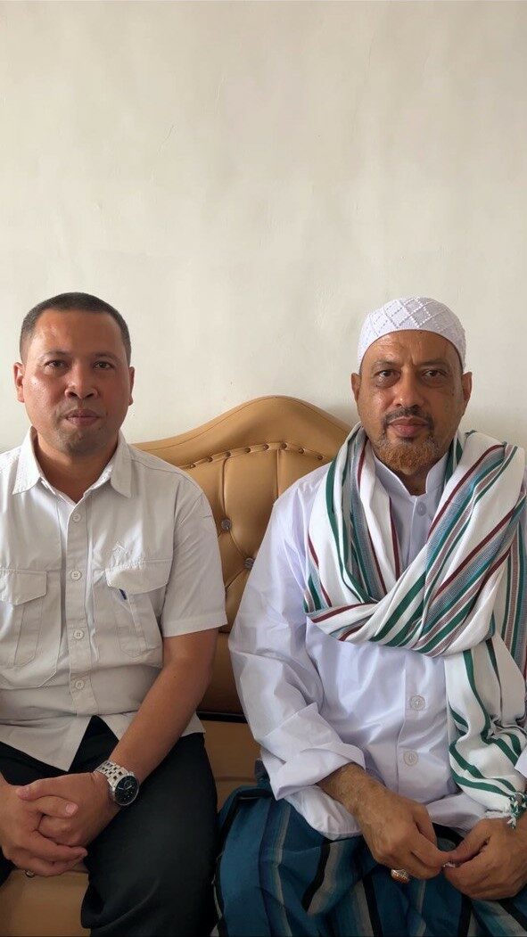 Kunjungan Kepala BNN Kabupaten Pasuruan dengan Al Habib Taufiq Bin Abdul Qodir Assegaf (Ponpes Sunniyah Salafiyah) Kunjungan Kepala BNN Kabupaten Pasuruan dengan Al Habib Taufiq Bin Abdul Qodir Assegaf (Ponpes Sunniyah Salafiyah)