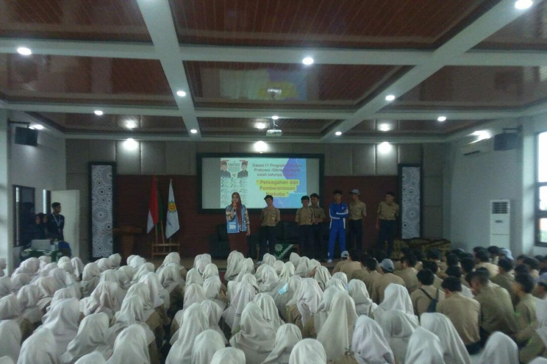 Sosialisasi Bahaya Narkoba pada Remaja bertempat Aula Ahmad Dahlan