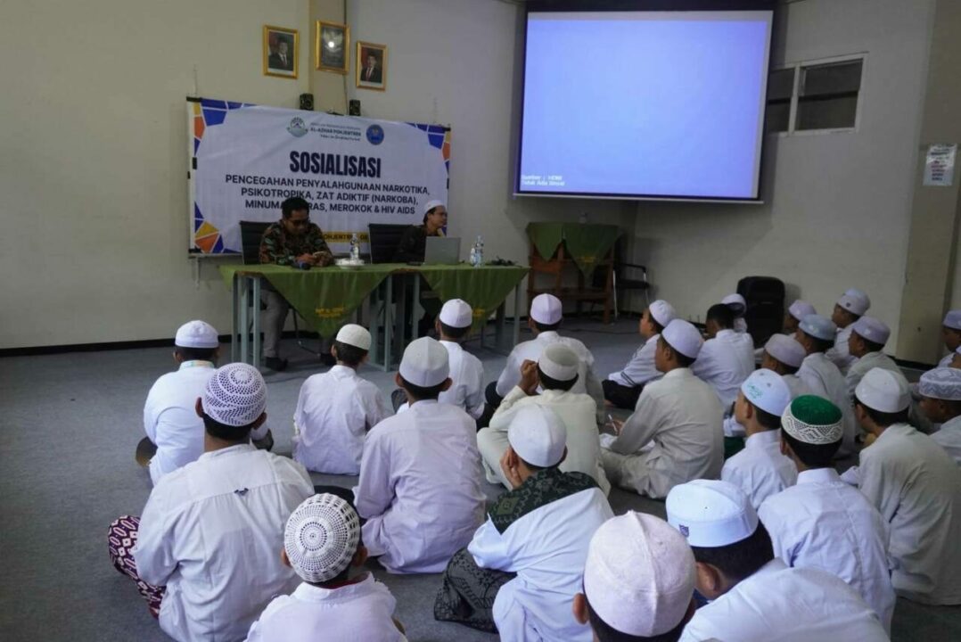Sosialisasi Pencegahan Penyalahgunaan Narkoba, Minuman Keras, Merokok dan HIV Aids di SMP Al-Azhar Pohjentrek